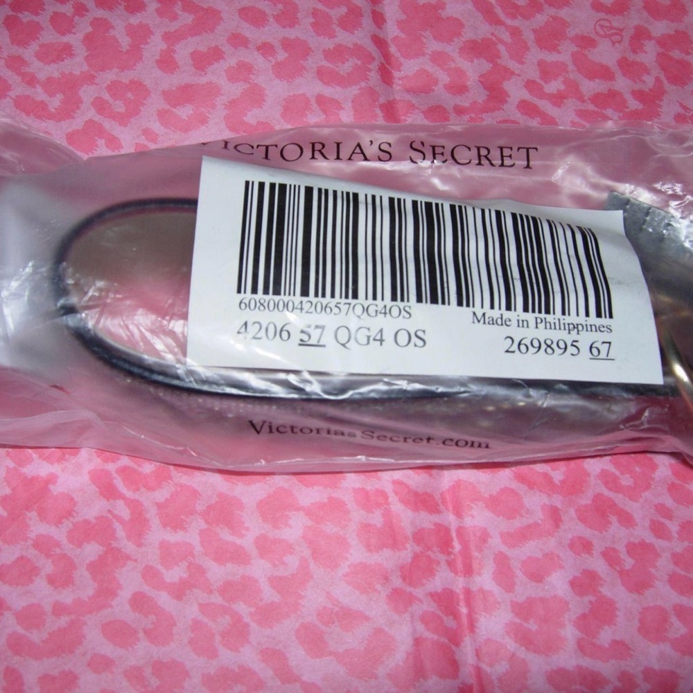 Victoria's Secret Rhinestones Sparkle Wristlet Red HeartBreaker Keychain NWT - Picture 2 of 3